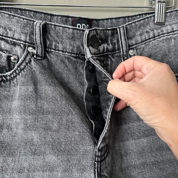 Urban Outfitters BDG Slim Straight Black Cutoff Shorts - 28 - Picture 2 of 4